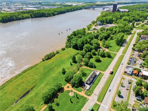 Tiny photo for 522 S 2nd Street, St Charles, MO 63301 (MLS # 26030224)