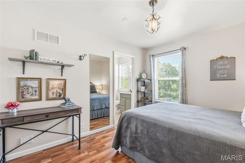 Tiny photo for 522 S 2nd Street, St Charles, MO 63301 (MLS # 26030224)