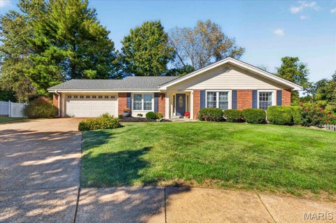 Tiny photo for 2057 Setters Hill Court, Chesterfield, MO 63017 (MLS # 26066965)