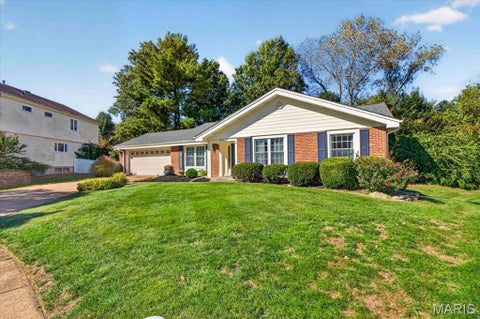 Photo of 2057 Setters Hill Court, Chesterfield, MO 63017 (MLS # 26066965)