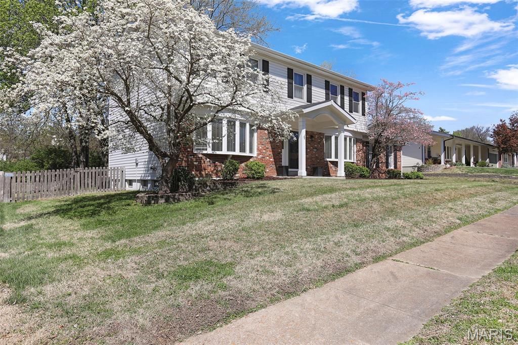 Photo of 12953 Mayerling Drive, Unincorporated, MO 63146 (MLS # 26019301)