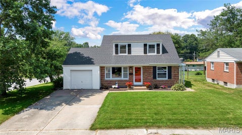 Photo of 15 Blackberry Drive, St Charles, MO 63301 (MLS # 26044327)