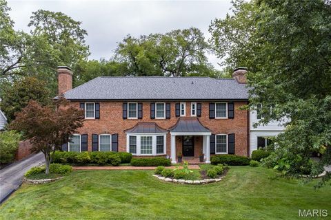 Photo of 39 Willow Hill Road, Ladue, MO 63124 (MLS # 26011003)