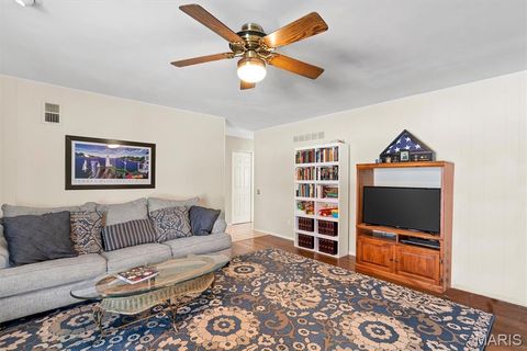 Tiny photo for 902 Rusticmanor Circle, Ballwin, MO 63011 (MLS # 25080104)