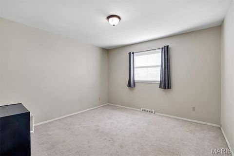 Tiny photo for 902 Rusticmanor Circle, Ballwin, MO 63011 (MLS # 25080104)