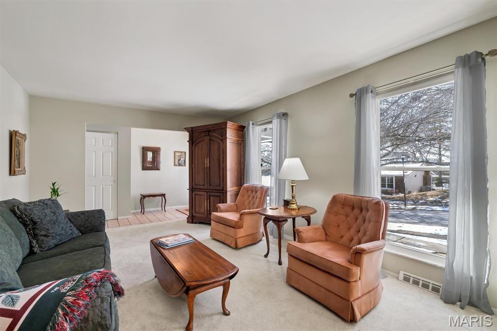 902 Rusticmanor Circle