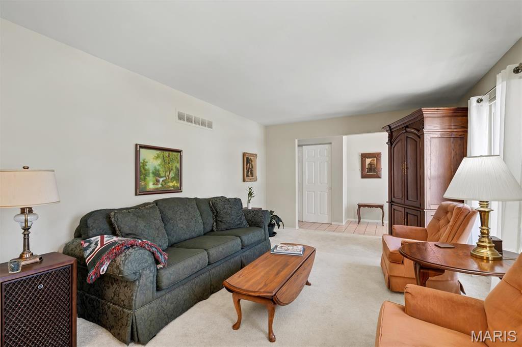 902 Rusticmanor Circle