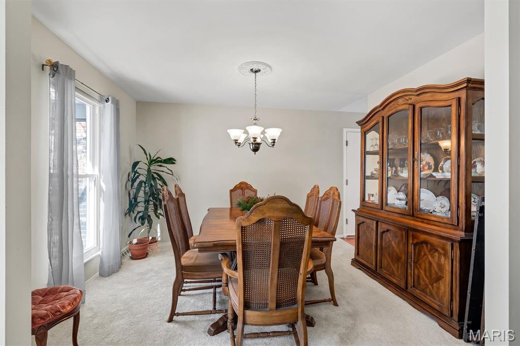 902 Rusticmanor Circle