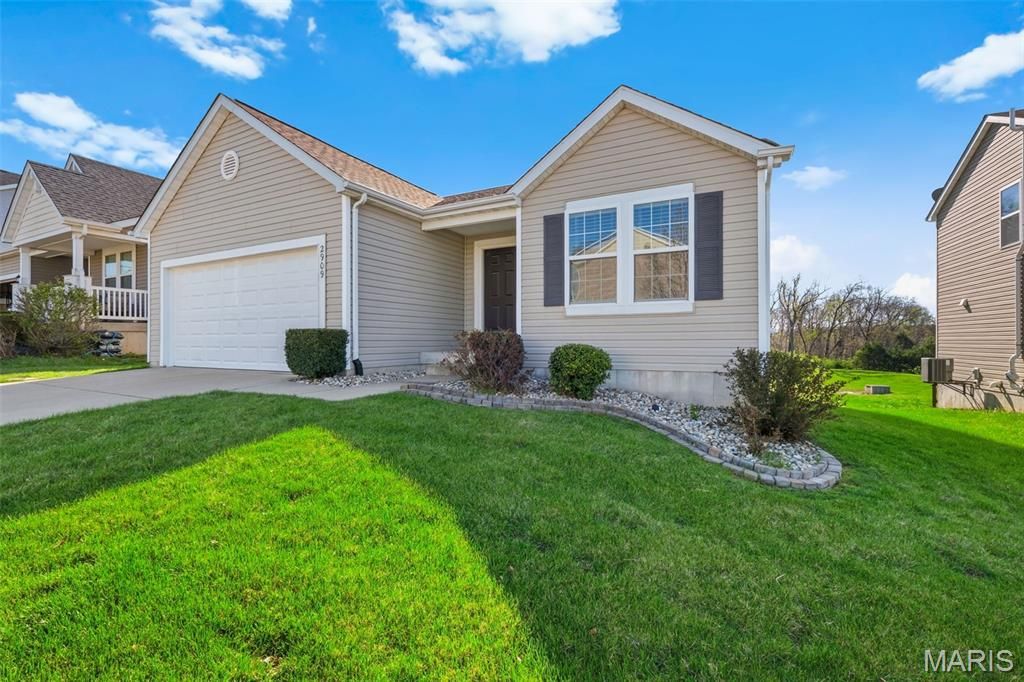 Photo of 2909 Preston Woods Trail, OFallon, MO 63367 (MLS # 26016304)