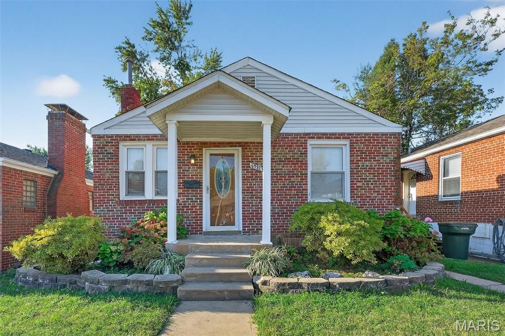 Photo of 6932 Nashville Avenue, St Louis, MO 63139 (MLS # 25066317)