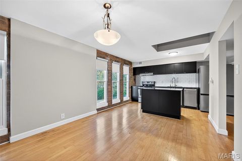 Tiny photo for 670 Coeur De Royale Drive #C, Creve Coeur, MO 63141 (MLS # 25066993)