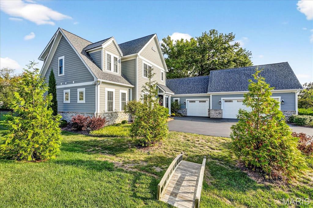 10135 Fieldcrest Lane