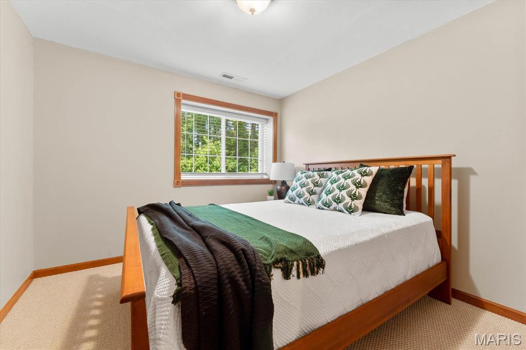 Edwardsville, Illinois 62025, United States, 6 Bedrooms Bedrooms, ,4 BathroomsBathrooms,Residential,Active,147803