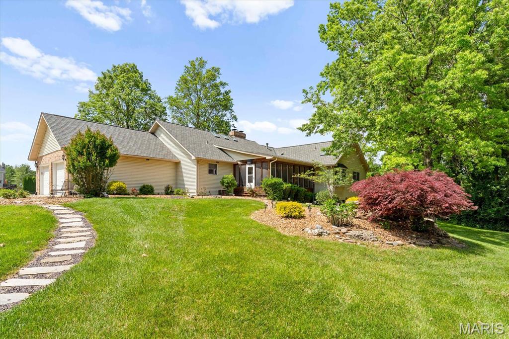 Edwardsville, Illinois 62025, United States, 6 Bedrooms Bedrooms, ,4 BathroomsBathrooms,Residential,Active,147803