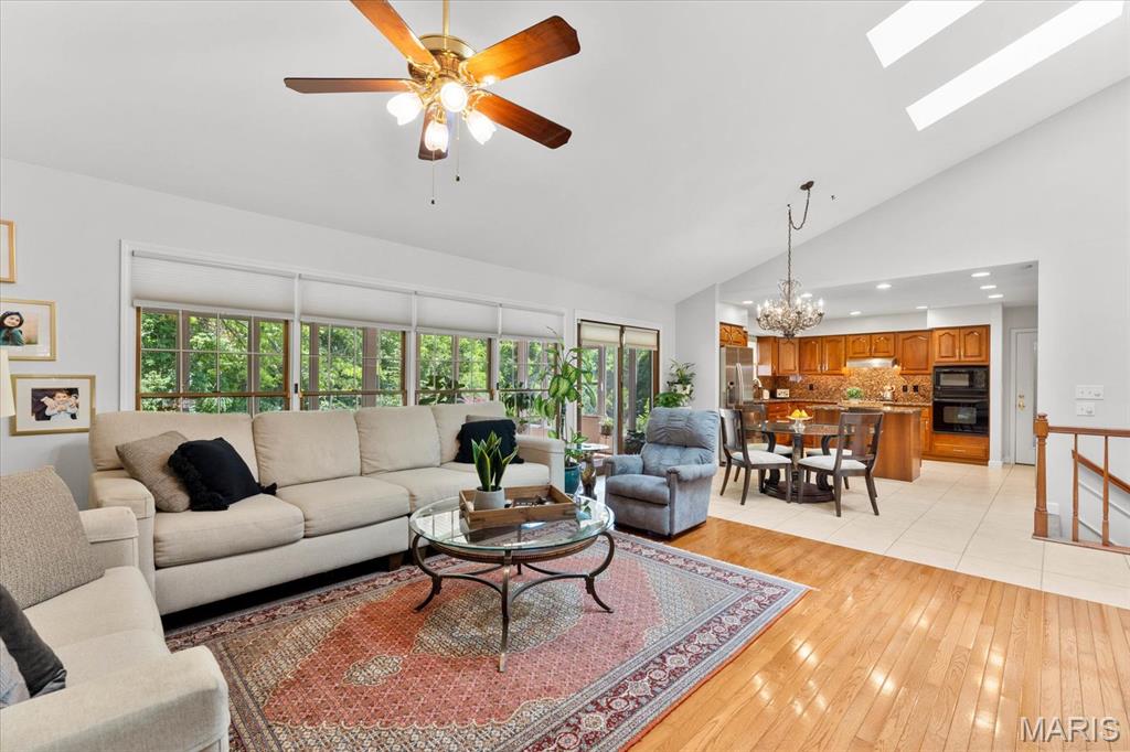 Edwardsville, Illinois 62025, United States, 6 Bedrooms Bedrooms, ,4 BathroomsBathrooms,Residential,Active,147803