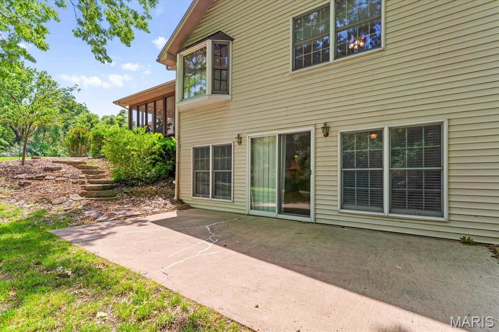 Edwardsville, Illinois 62025, United States, 6 Bedrooms Bedrooms, ,4 BathroomsBathrooms,Residential,Active,147803