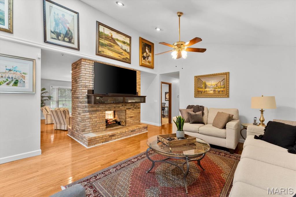 Edwardsville, Illinois 62025, United States, 6 Bedrooms Bedrooms, ,4 BathroomsBathrooms,Residential,Active,147803