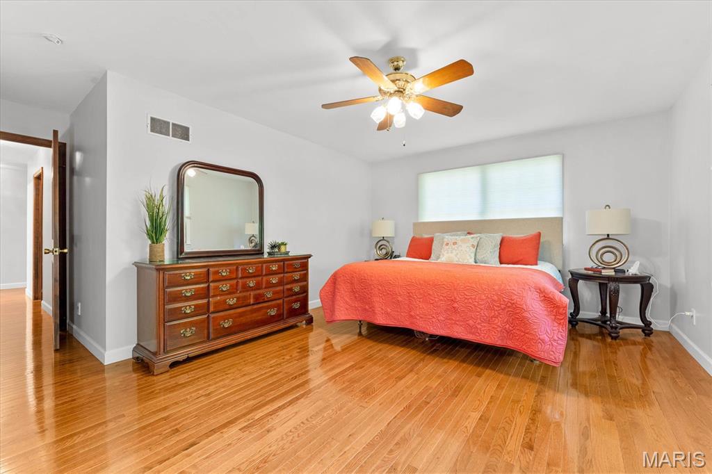 Edwardsville, Illinois 62025, United States, 6 Bedrooms Bedrooms, ,4 BathroomsBathrooms,Residential,Active,147803