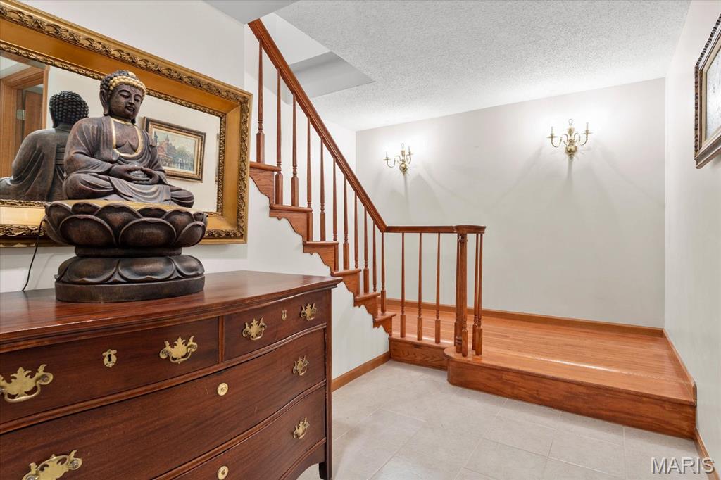 Edwardsville, Illinois 62025, United States, 6 Bedrooms Bedrooms, ,4 BathroomsBathrooms,Residential,Active,147803