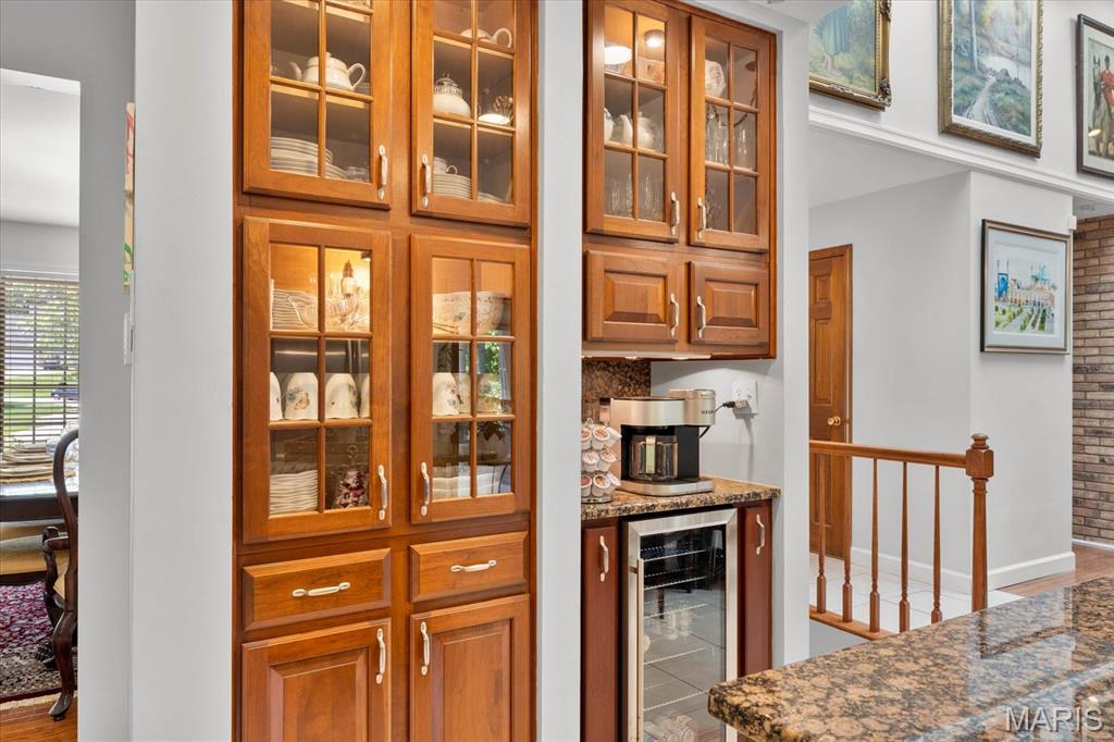 Edwardsville, Illinois 62025, United States, 6 Bedrooms Bedrooms, ,4 BathroomsBathrooms,Residential,Active,147803