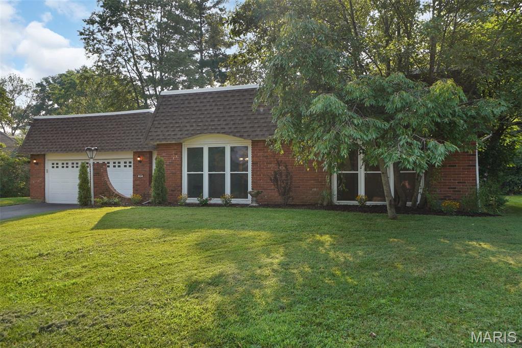 590 Arblay Place