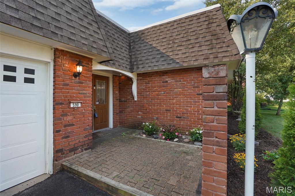 590 Arblay Place