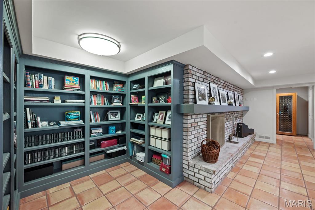 Moos Heights - Residential