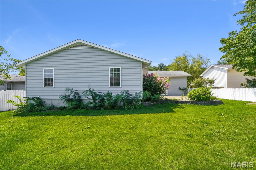 Shelley Manor 02 - Residential