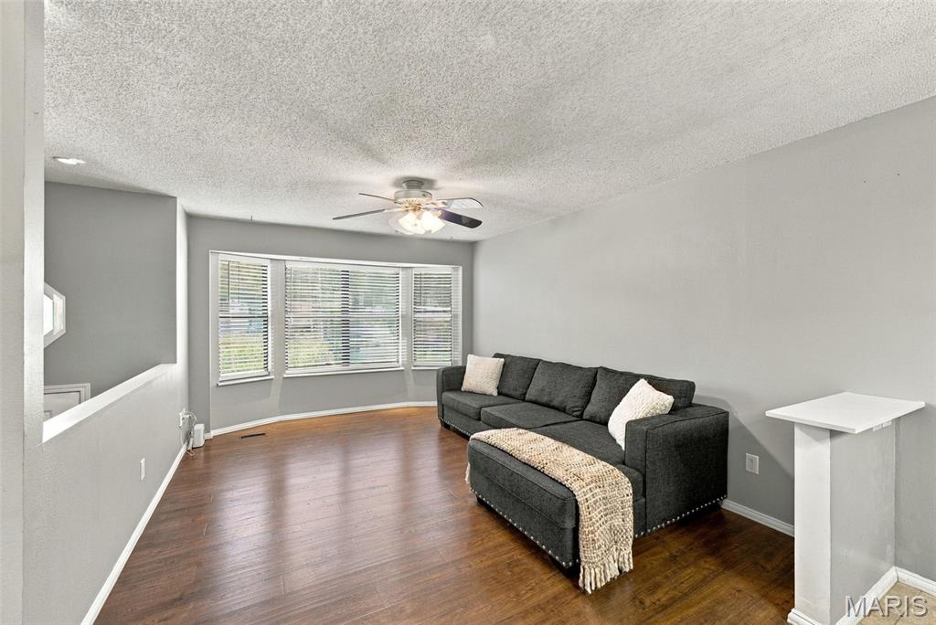 844 Country Glen Drive