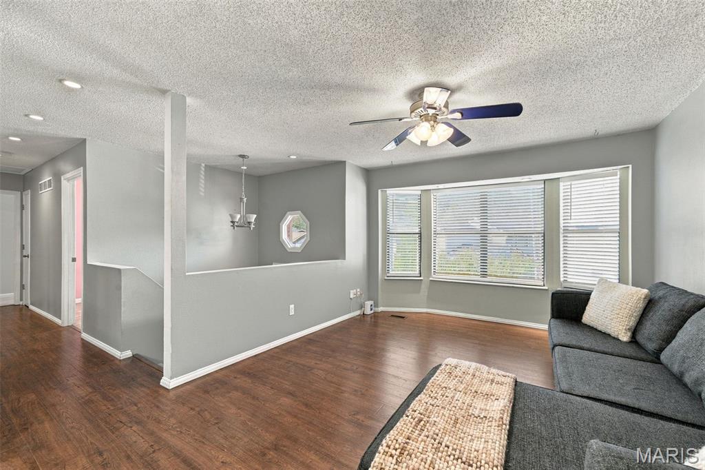 844 Country Glen Drive