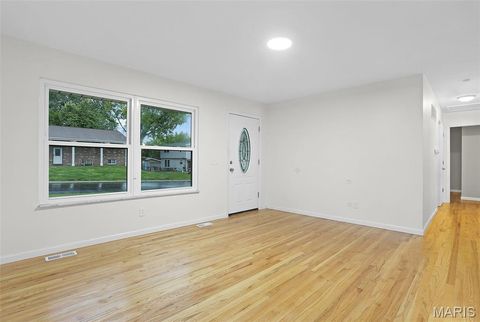 Tiny photo for 120 Briarcliff Drive, St Charles, MO 63301 (MLS # 26031262)