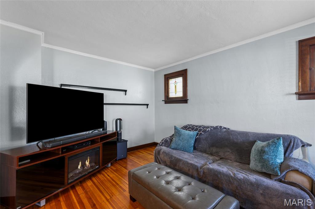 7062 Sutherland Avenue