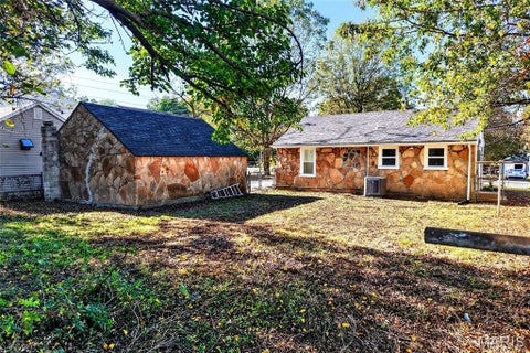 Tiny photo for 370 Oak Street, Lebanon, MO 65536 (MLS # 26069015)