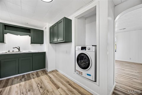 Tiny photo for 370 Oak Street, Lebanon, MO 65536 (MLS # 26069015)
