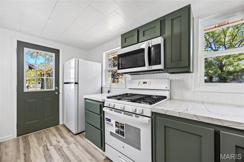 Tiny photo for 370 Oak Street, Lebanon, MO 65536 (MLS # 26069015)