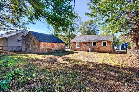 Tiny photo for 370 Oak Street, Lebanon, MO 65536 (MLS # 26069015)