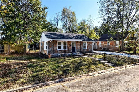 Tiny photo for 370 Oak Street, Lebanon, MO 65536 (MLS # 26069015)