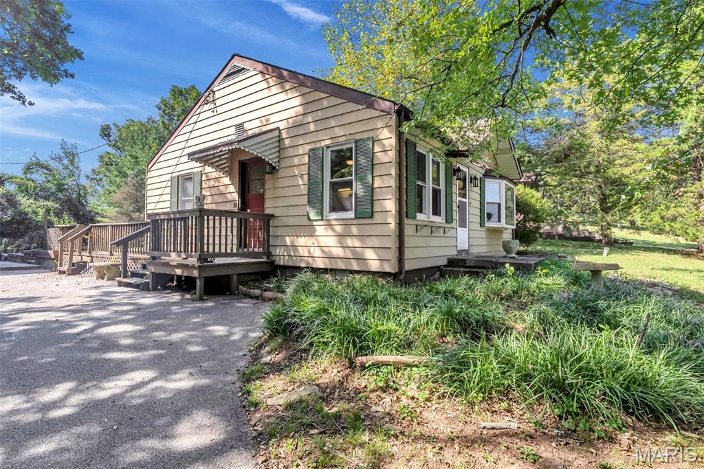 339 Summit Road