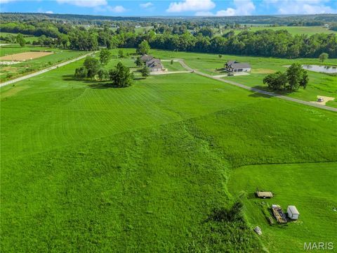 Photo of 10 Gallant Fox Dr, Troy, MO 63379 (MLS # 24068253)