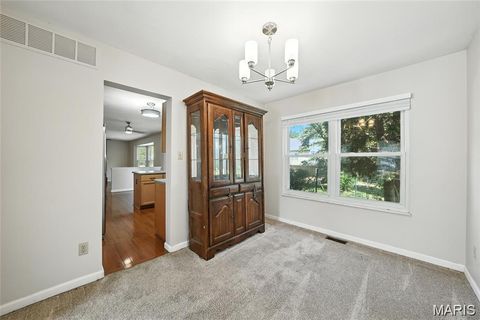 Tiny photo for 1043 Oakwood Farms Lane Ln, Ballwin, MO 63021 (MLS # 25078061)