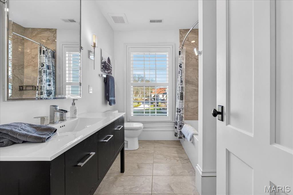 306 E Jefferson/301 E Argonne 1 - Residential