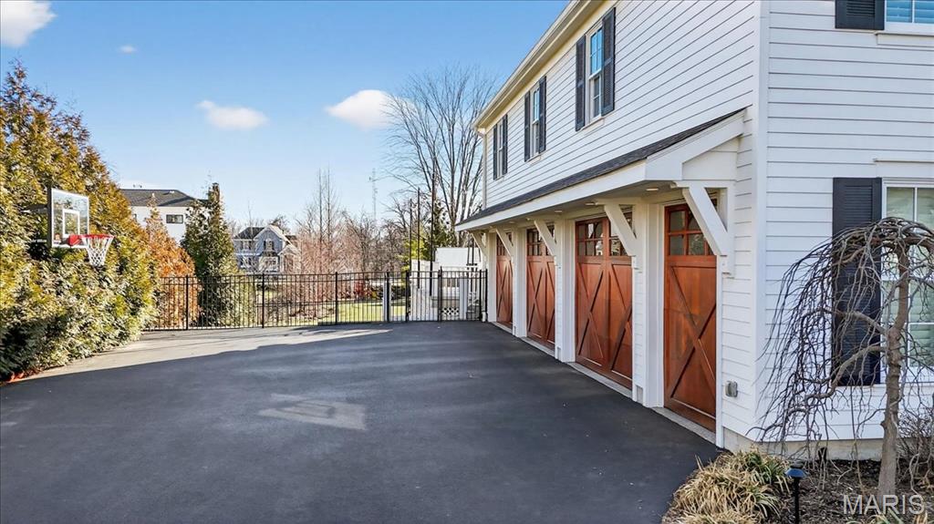 306 E Jefferson/301 E Argonne 1 - Residential