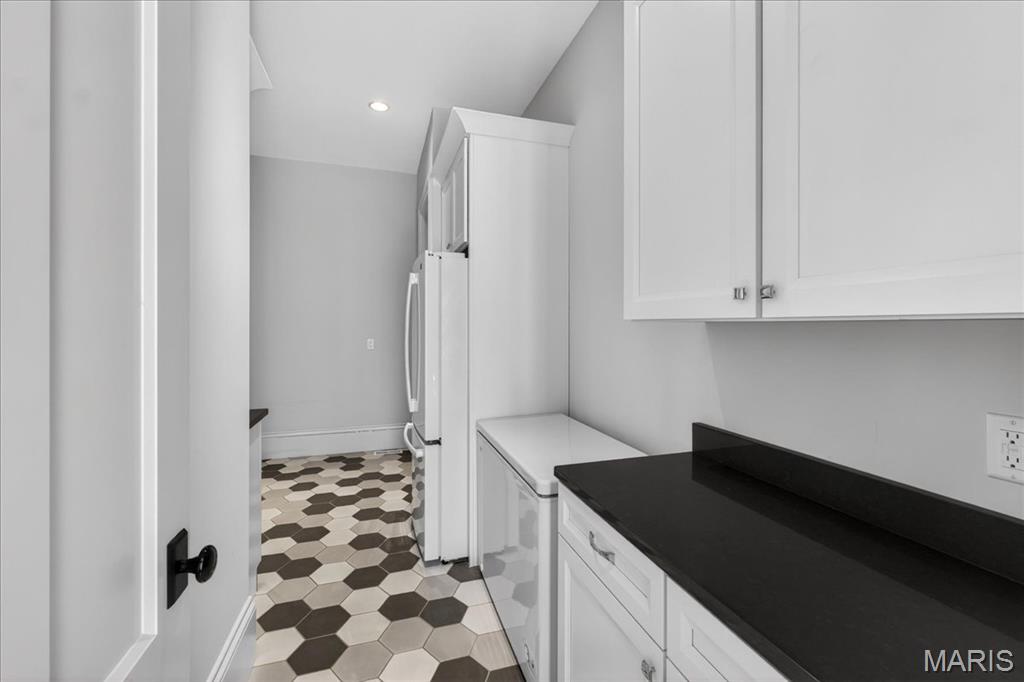 306 E Jefferson/301 E Argonne 1 - Residential