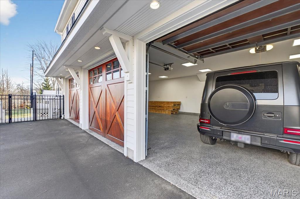 306 E Jefferson/301 E Argonne 1 - Residential