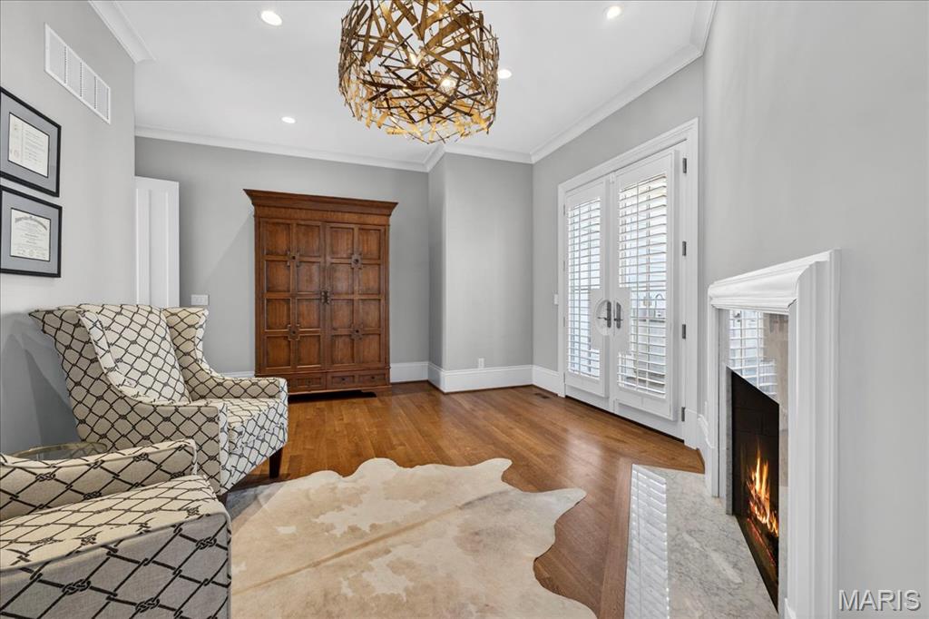 306 E Jefferson/301 E Argonne 1 - Residential