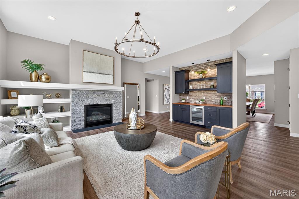 200 Balmoral Gardens Court