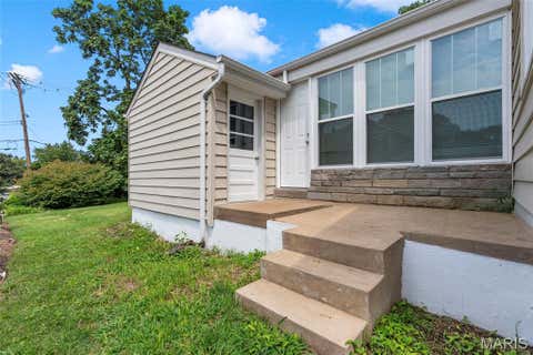 Tiny photo for 907 Edgar Road, Webster Groves, MO 63119 (MLS # 26051735)