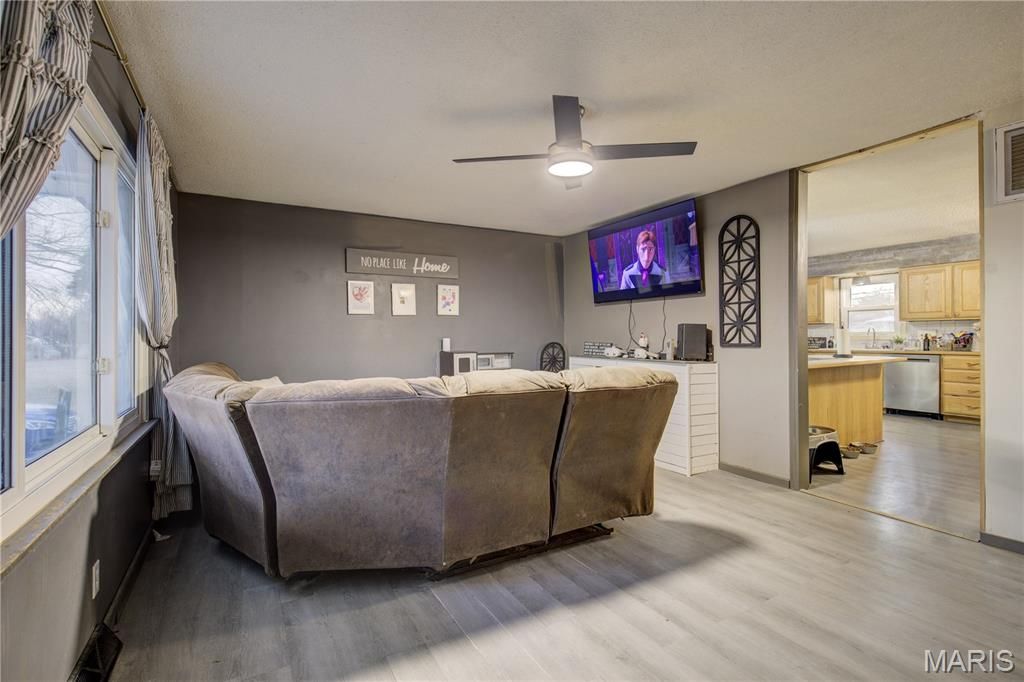 Photo of 406 Lynn Street, Sikeston, MO 63801 (MLS # 26013617)