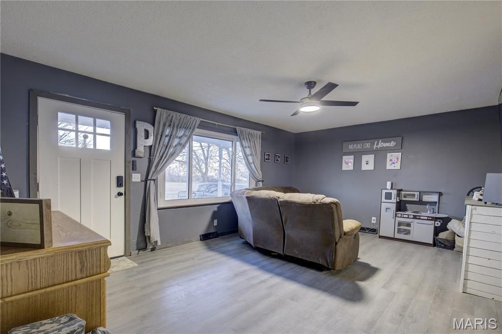 Photo of 406 Lynn Street, Sikeston, MO 63801 (MLS # 26013617)