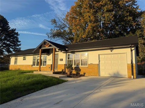 Photo of 8135 Rockwood Drive, St Louis, MO 63123 (MLS # 26068423)